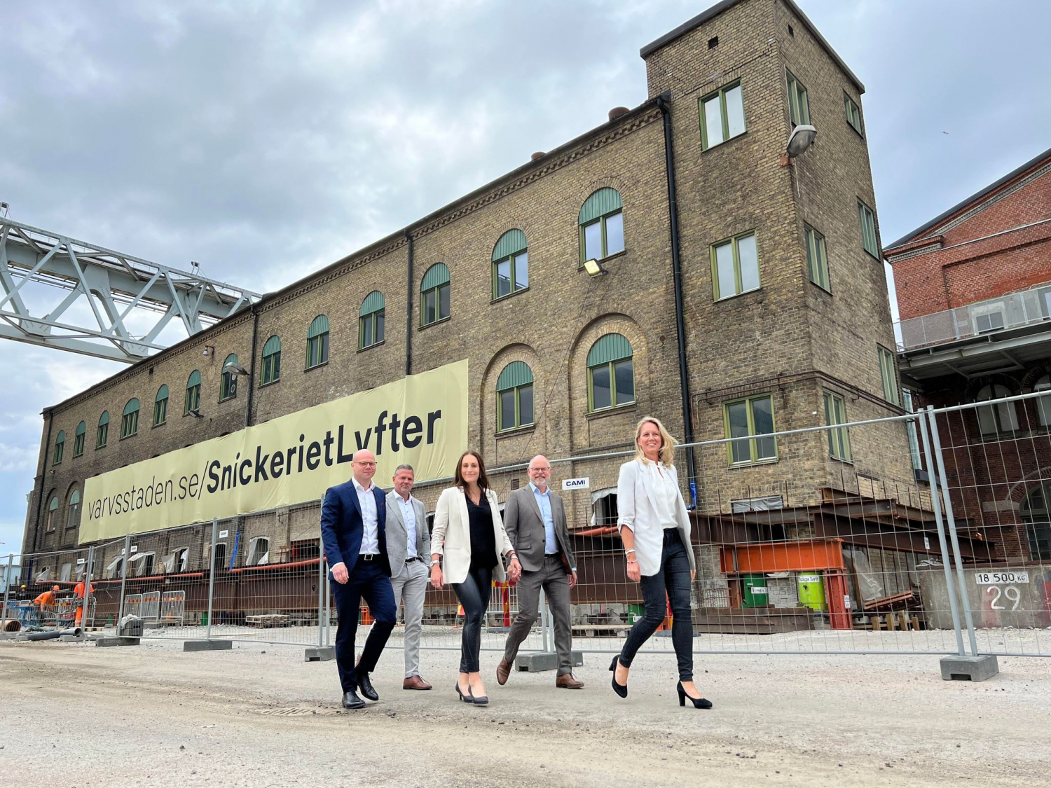 Johan Tollgerdt, Anders Adielsson, Pernilla Dahlberg, Johan Herrström och Caroline Veraeus Frithiof, framför Snickeriet