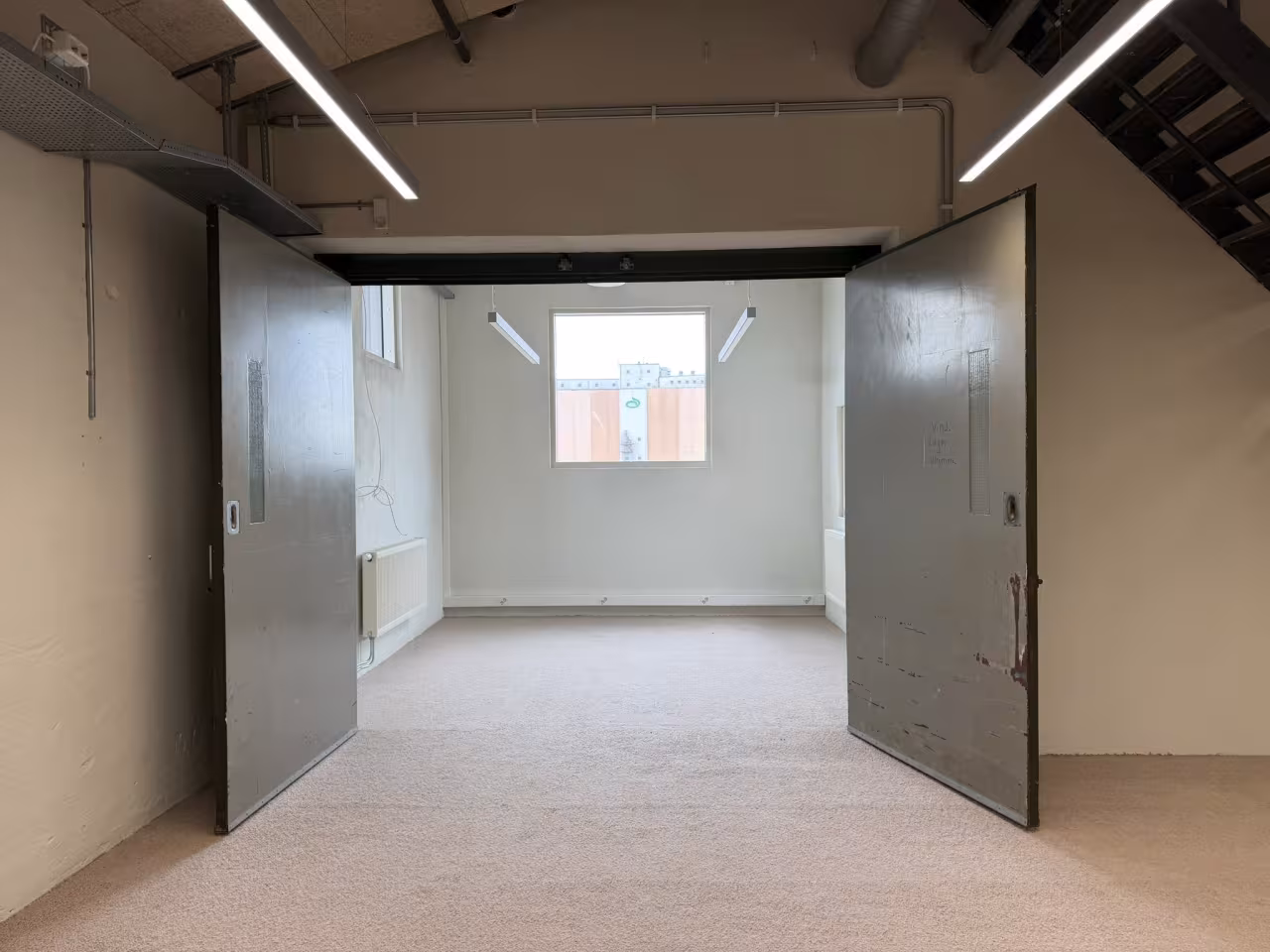 Kontorsplatser i den gamla hissen