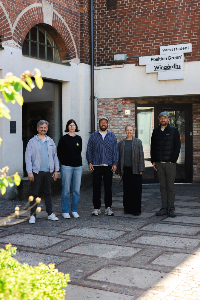 Delar av grundarna till Lightbringer och Varvsstadens representant Hanne Birk Delar av grundarna till Lightbringer och Varvsstadens representant Hanne Birk