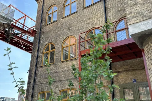 Den bevarade Kockumsbyggnaden Snickeriet, har tagit emot sin hyresgäster